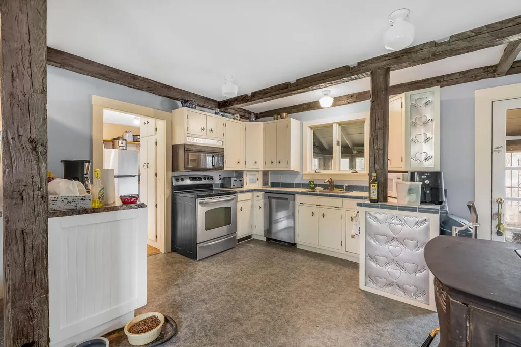 43 York Road Minot ME 04258