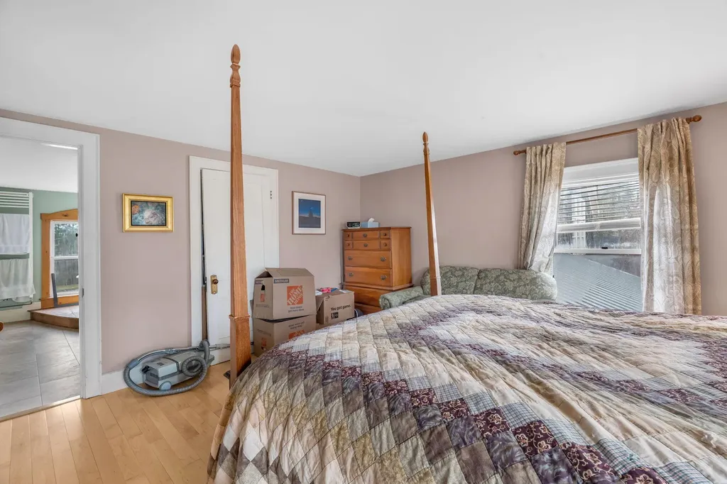 43 York Road Minot ME 04258
