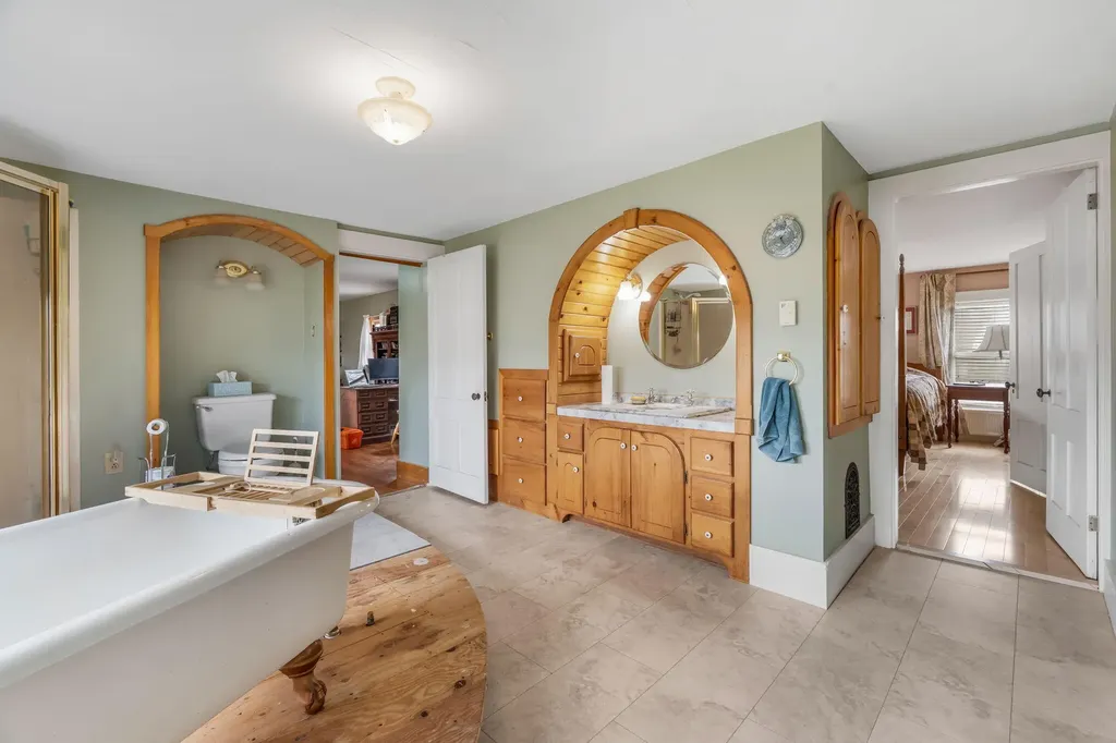 43 York Road Minot ME 04258