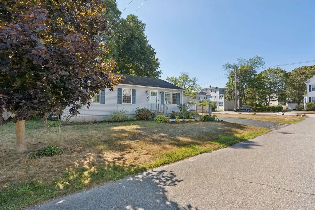 32 Robinson Street South Portland ME 04106