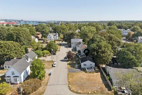 32 Robinson Street South Portland ME 04106
