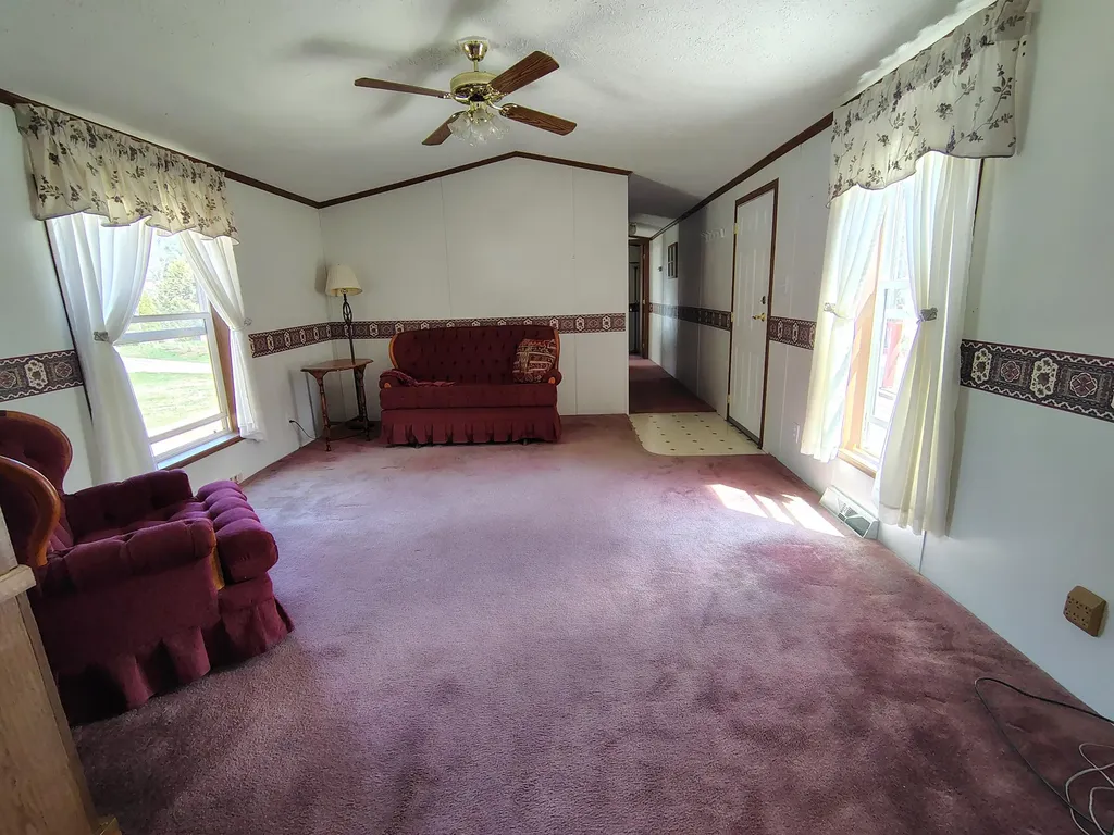 52 Hodsdon Lane Jefferson ME 04348