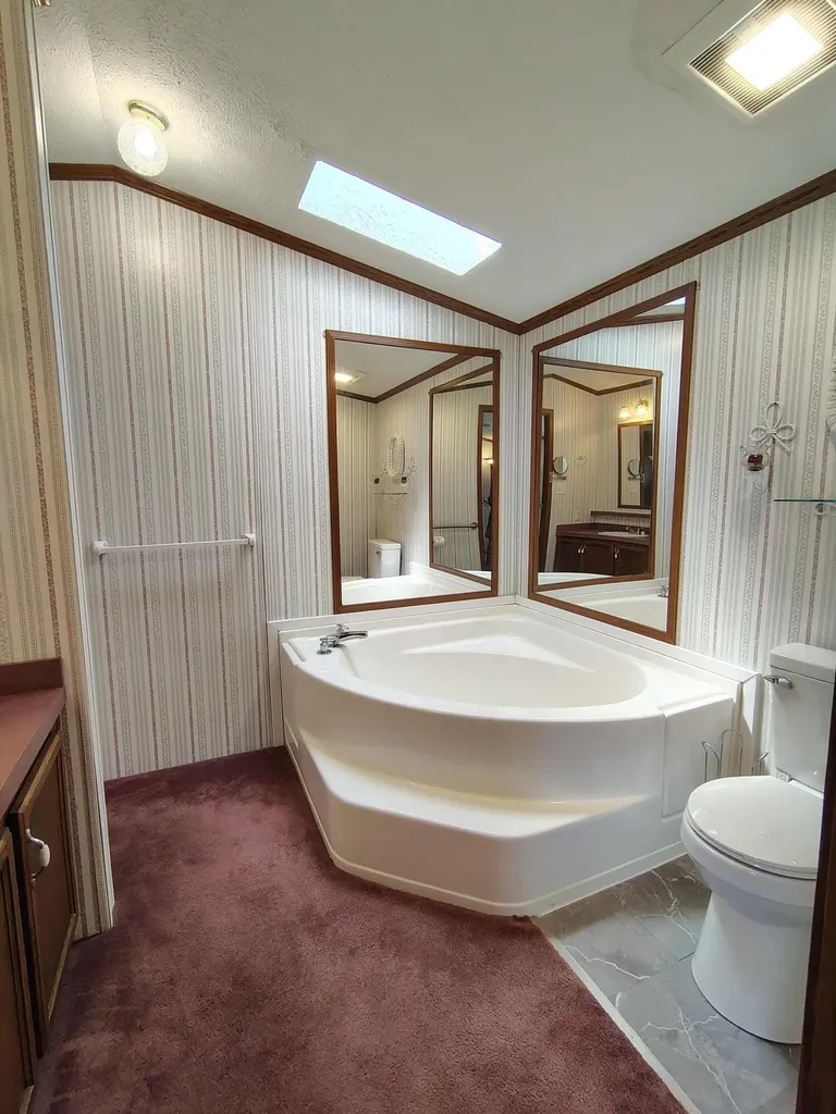 52 Hodsdon Lane Jefferson ME 04348
