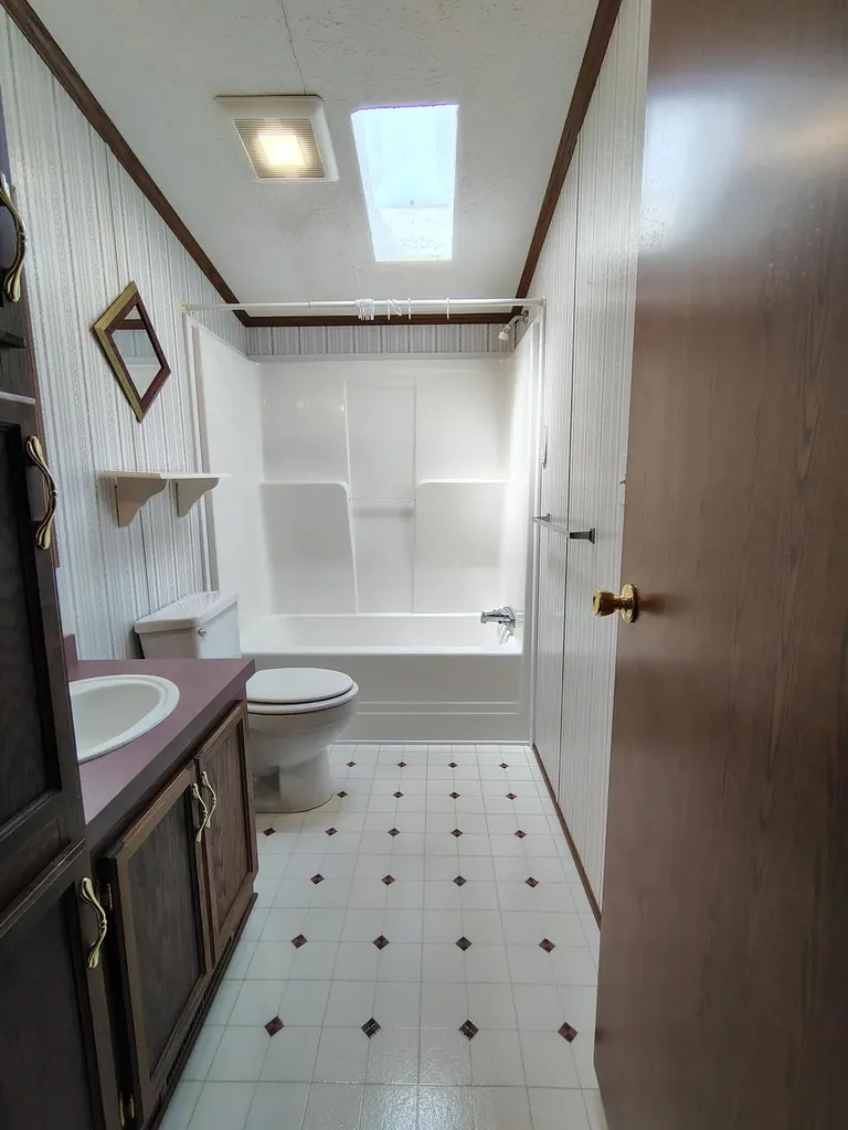 52 Hodsdon Lane Jefferson ME 04348