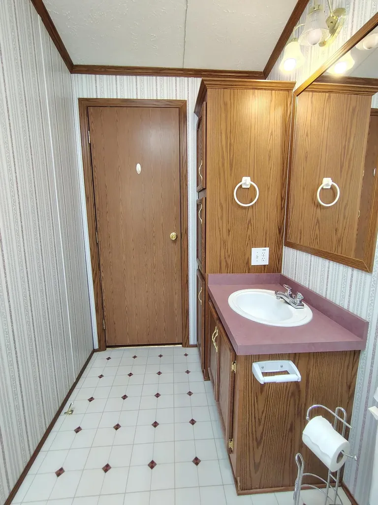 52 Hodsdon Lane Jefferson ME 04348