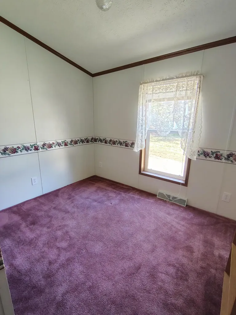 52 Hodsdon Lane Jefferson ME 04348