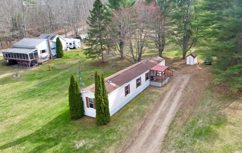 52 Hodsdon Lane Jefferson ME 04348