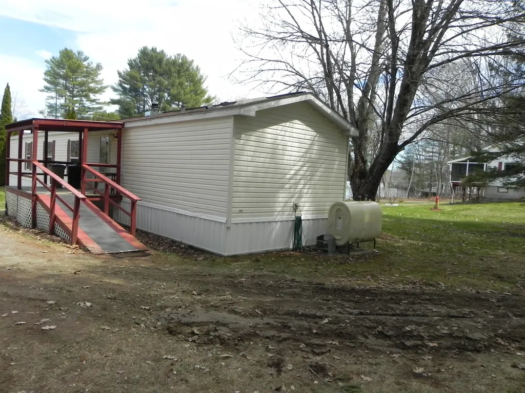 52 Hodsdon Lane Jefferson ME 04348