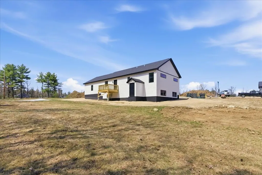 10 Meadow Lane Oxford ME 04270