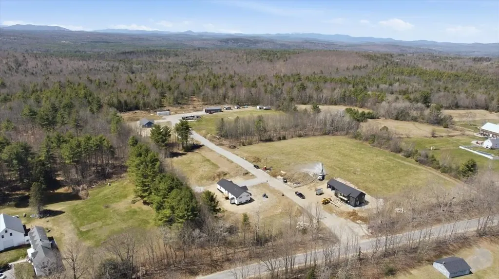 10 Meadow Lane Oxford ME 04270