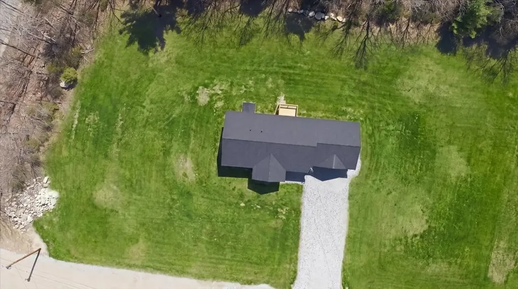 10 Meadow Lane Oxford ME 04270
