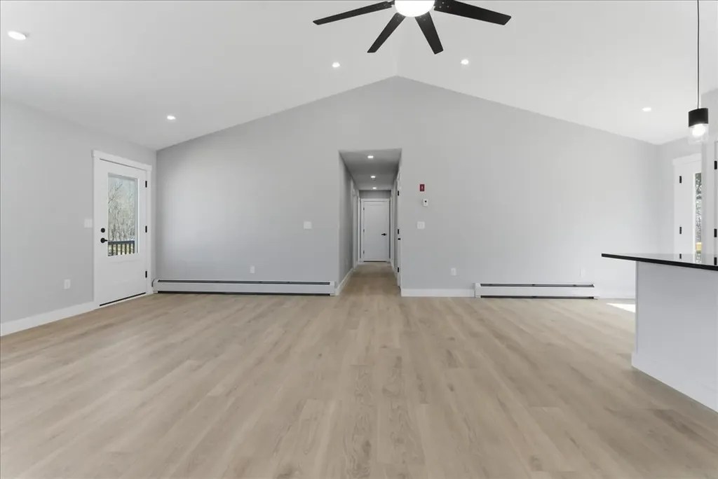 10 Meadow Lane Oxford ME 04270
