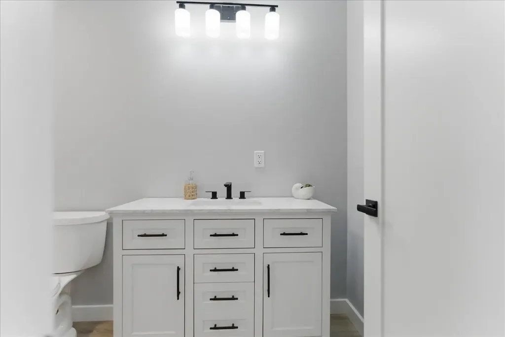 10 Meadow Lane Oxford ME 04270