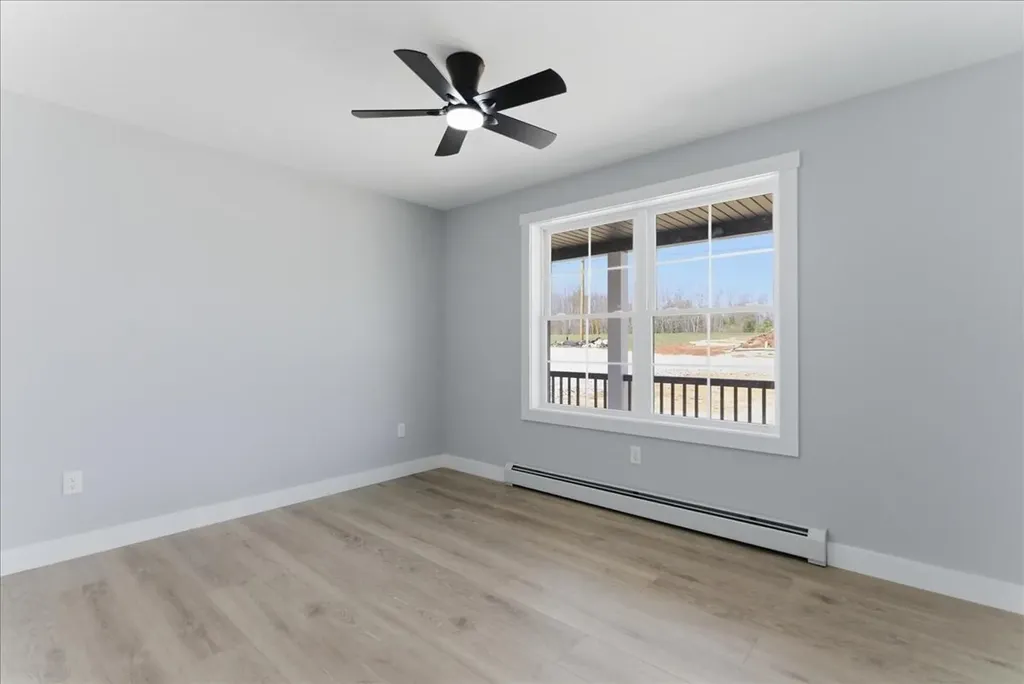 10 Meadow Lane Oxford ME 04270