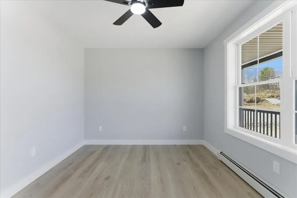 10 Meadow Lane Oxford ME 04270
