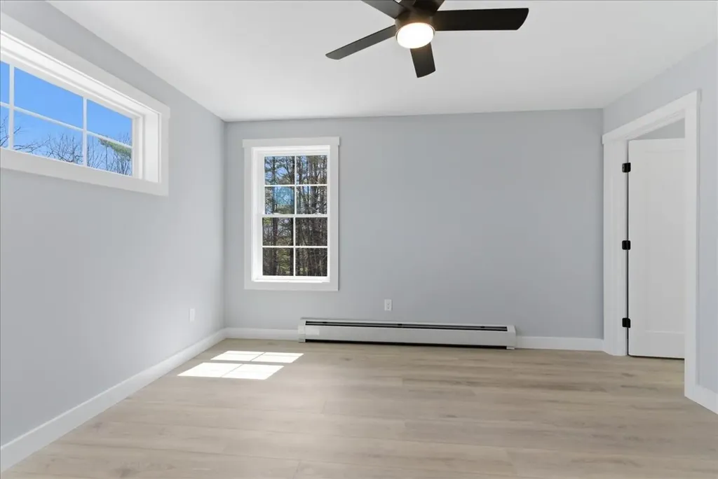 10 Meadow Lane Oxford ME 04270