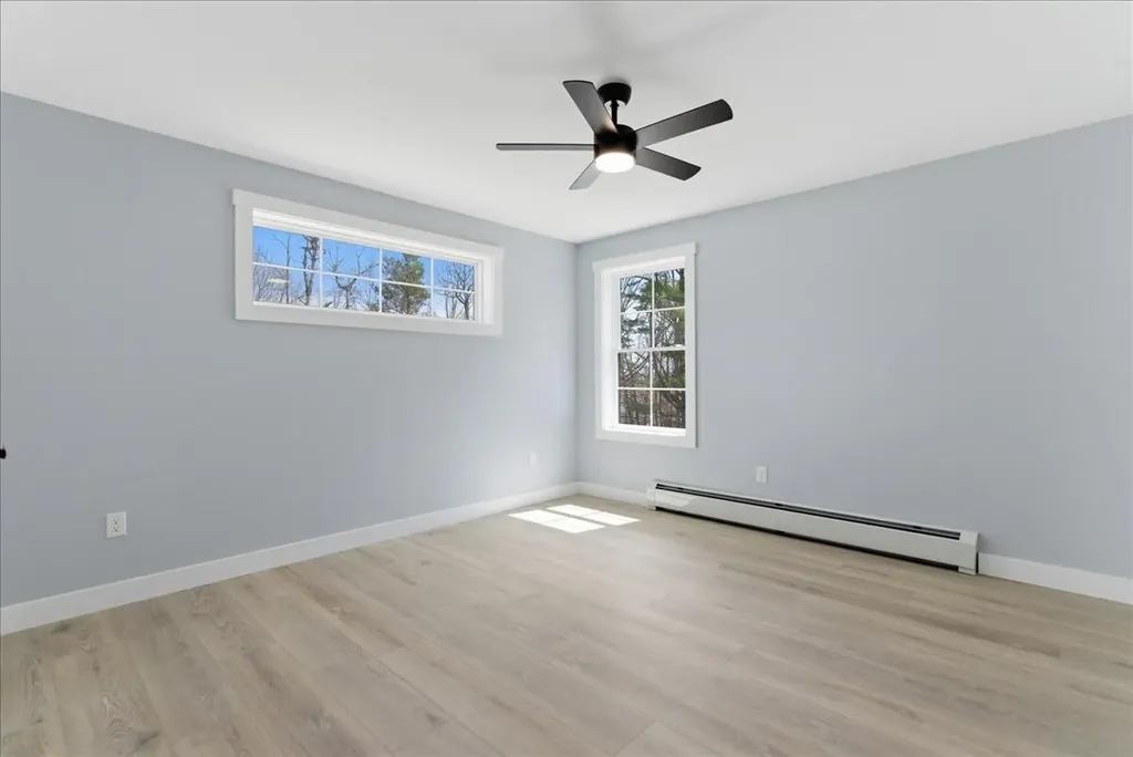 10 Meadow Lane Oxford ME 04270