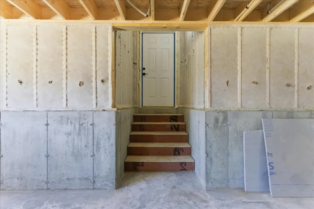 10 Meadow Lane Oxford ME 04270