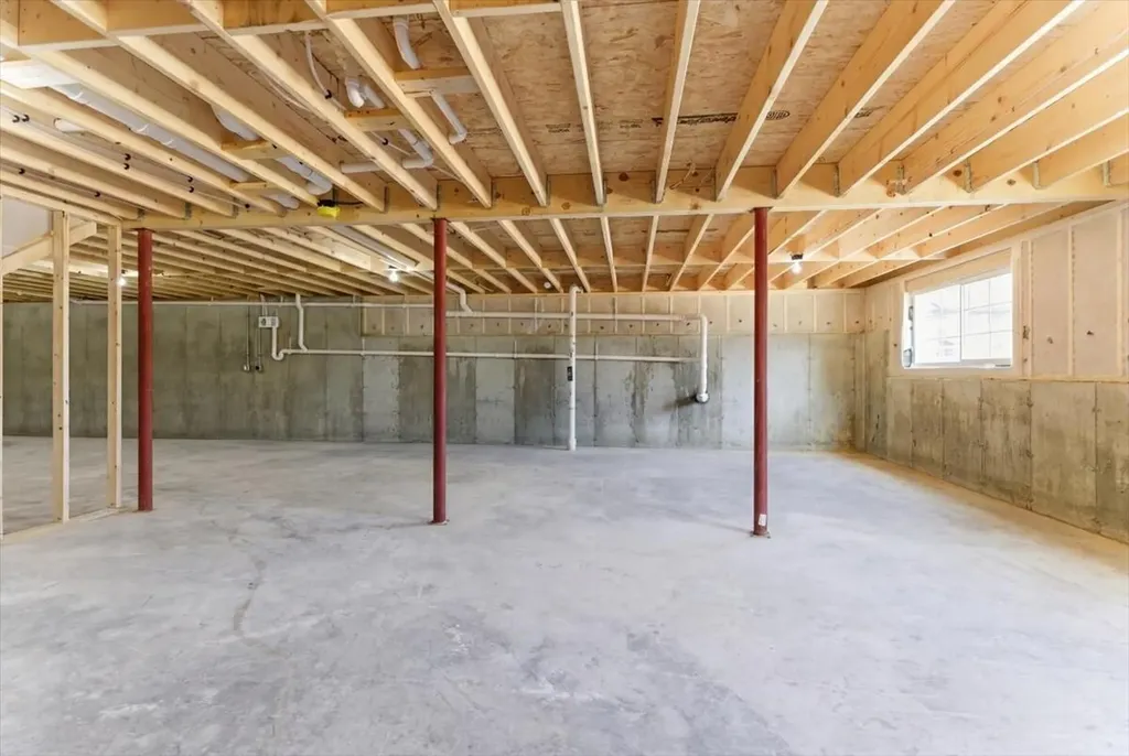 10 Meadow Lane Oxford ME 04270