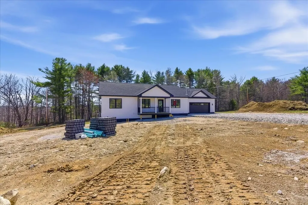 10 Meadow Lane Oxford ME 04270