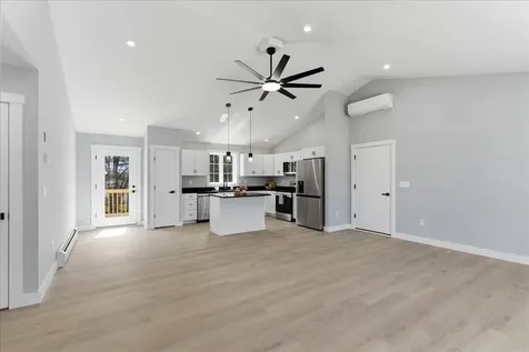 10 Meadow Lane Oxford ME 04270