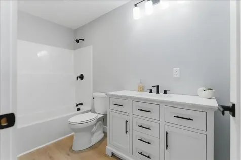 10 Meadow Lane Oxford ME 04270