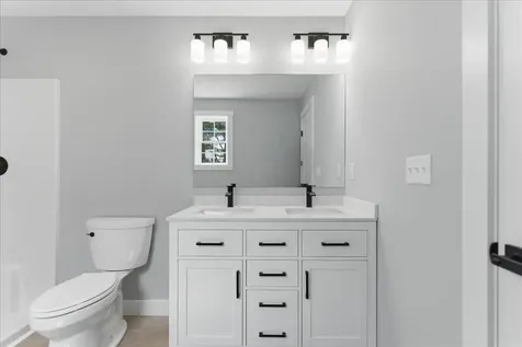 10 Meadow Lane Oxford ME 04270