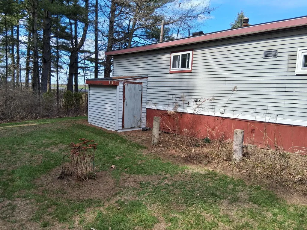 656 River Road Benton ME 04901