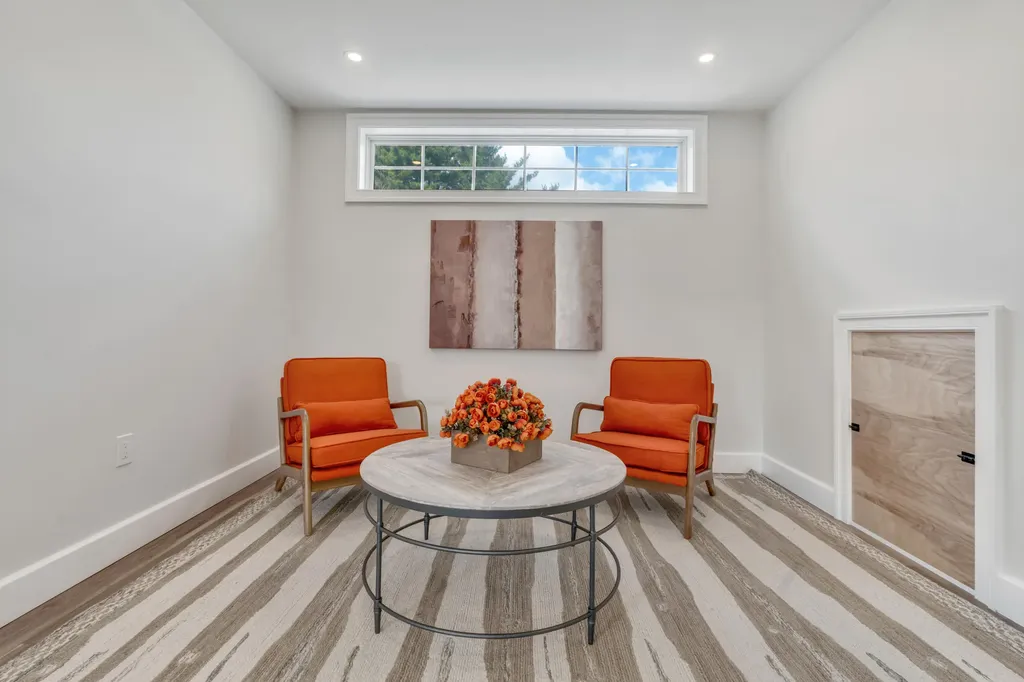43 Middle Road Falmouth ME 04105