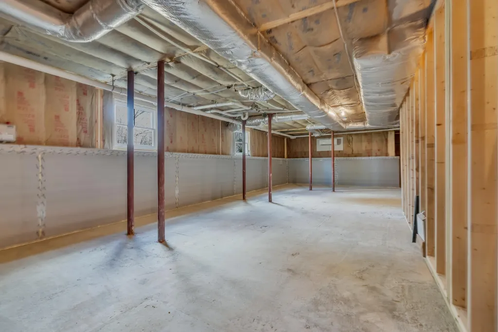 43 Middle Road Falmouth ME 04105