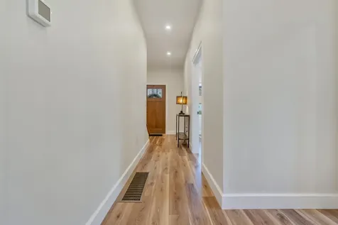 43 Middle Road Falmouth ME 04105