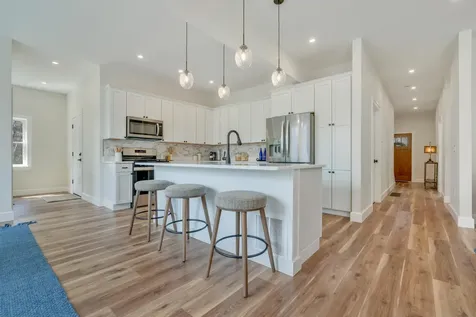 43 Middle Road Falmouth ME 04105