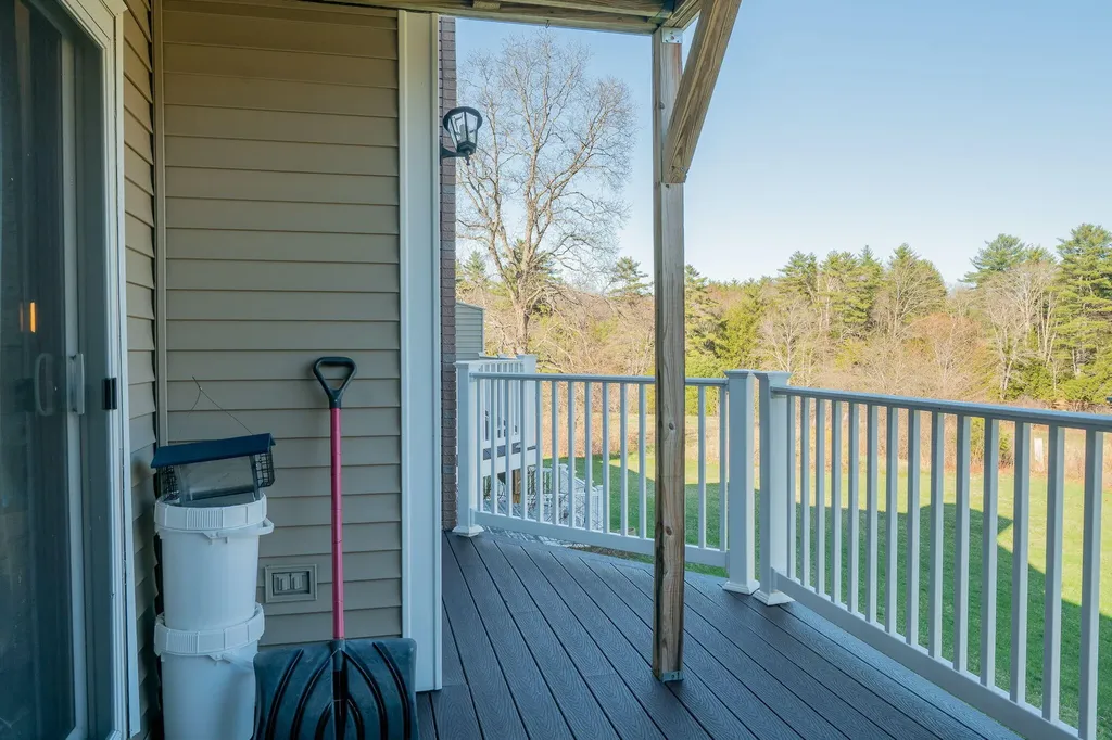 15 Meadow Drive North Berwick ME 03906