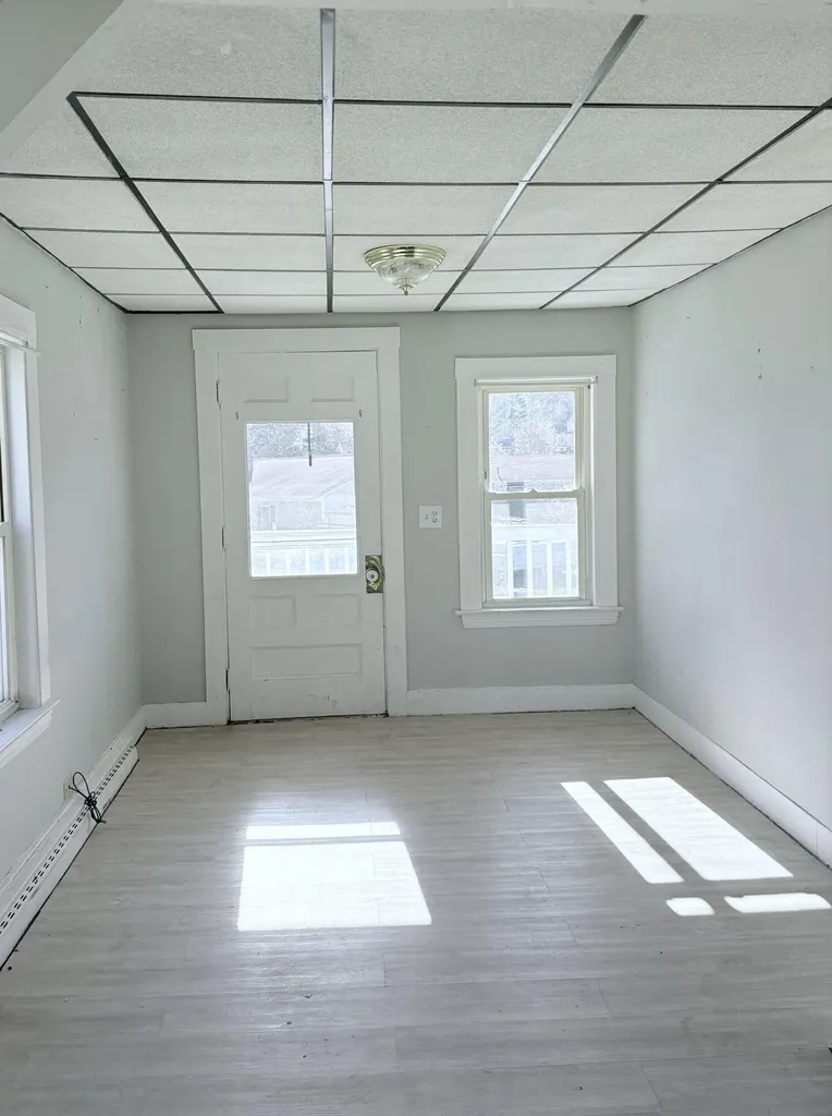 5 Ralph Avenue Lewiston ME 04240