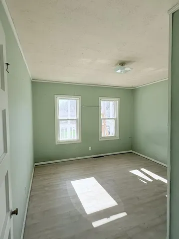 5 Ralph Avenue Lewiston ME 04240