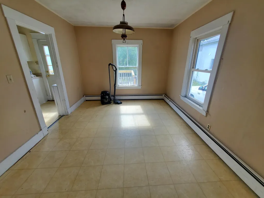 17 Summer Street Dover-foxcroft ME 04426