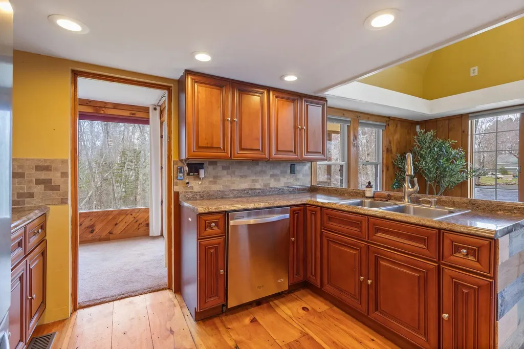 20 Spring Cove Lane Gardiner ME 04345