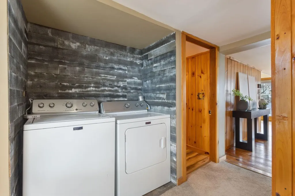 20 Spring Cove Lane Gardiner ME 04345
