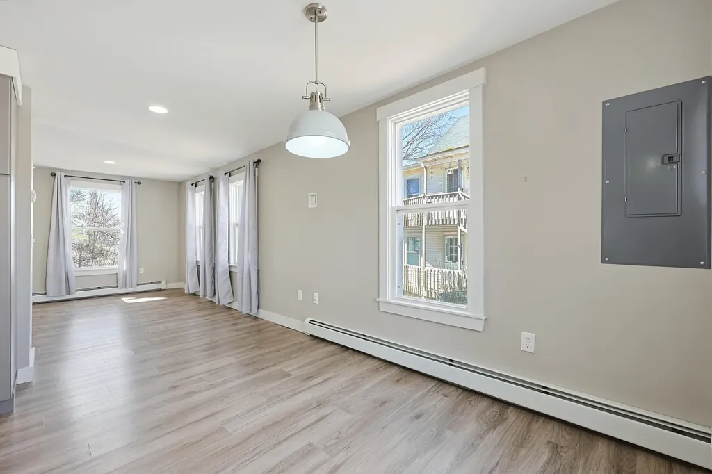 8 Grand Street Augusta ME 04330