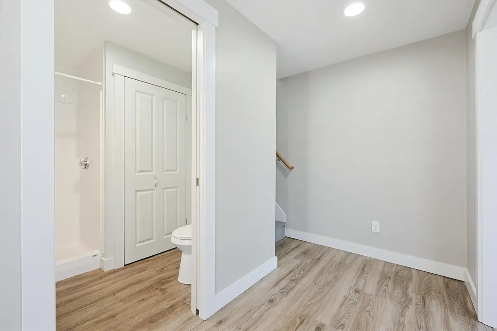 8 Grand Street Augusta ME 04330