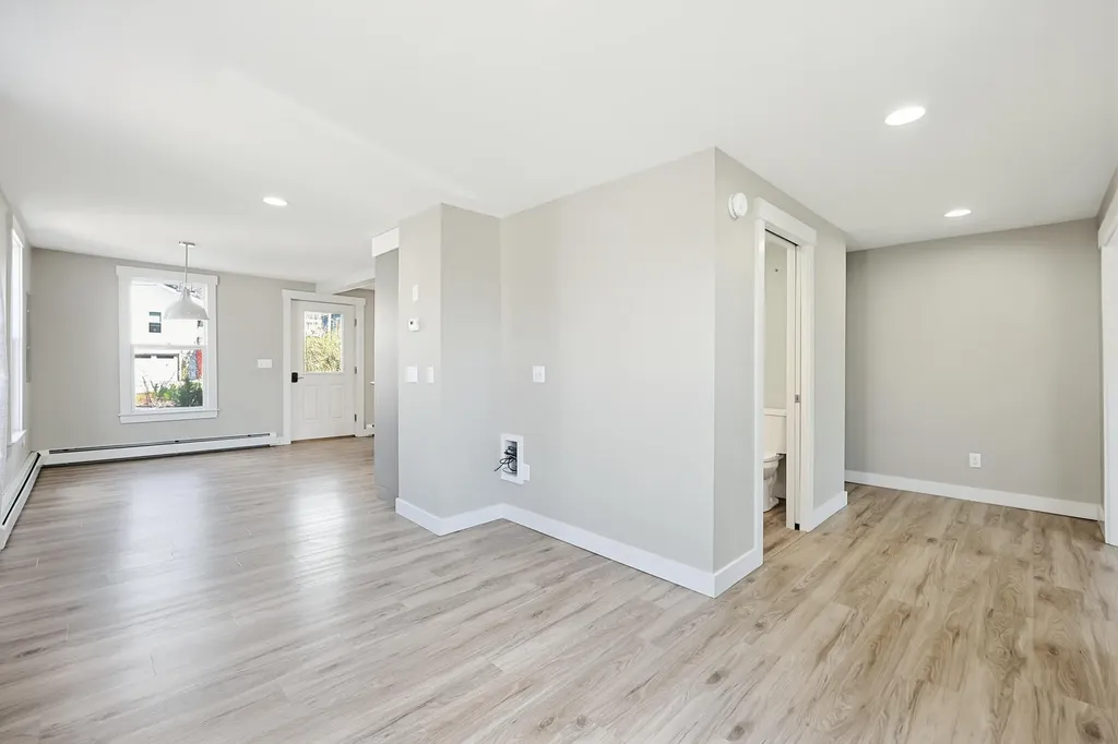8 Grand Street Augusta ME 04330