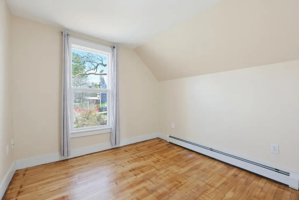 8 Grand Street Augusta ME 04330