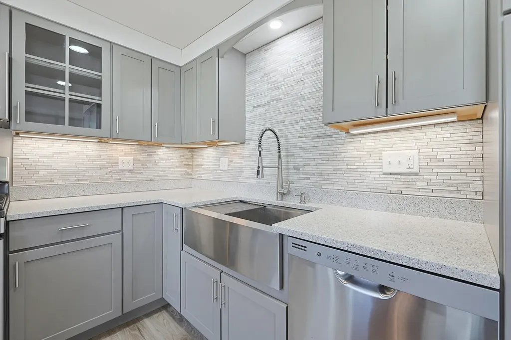 8 Grand Street Augusta ME 04330