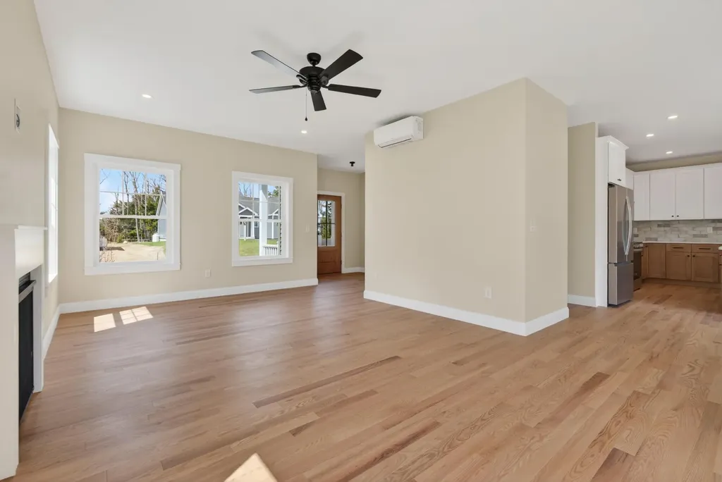 29 Forest Glenn Lane Topsham ME 04086