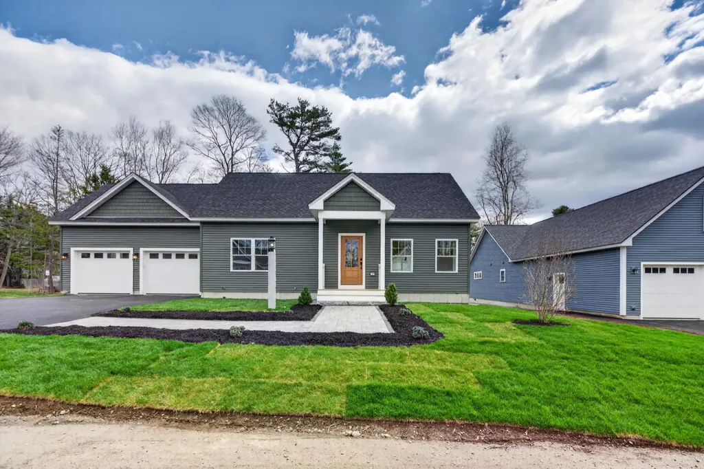 29 Forest Glenn Lane Topsham ME 04086