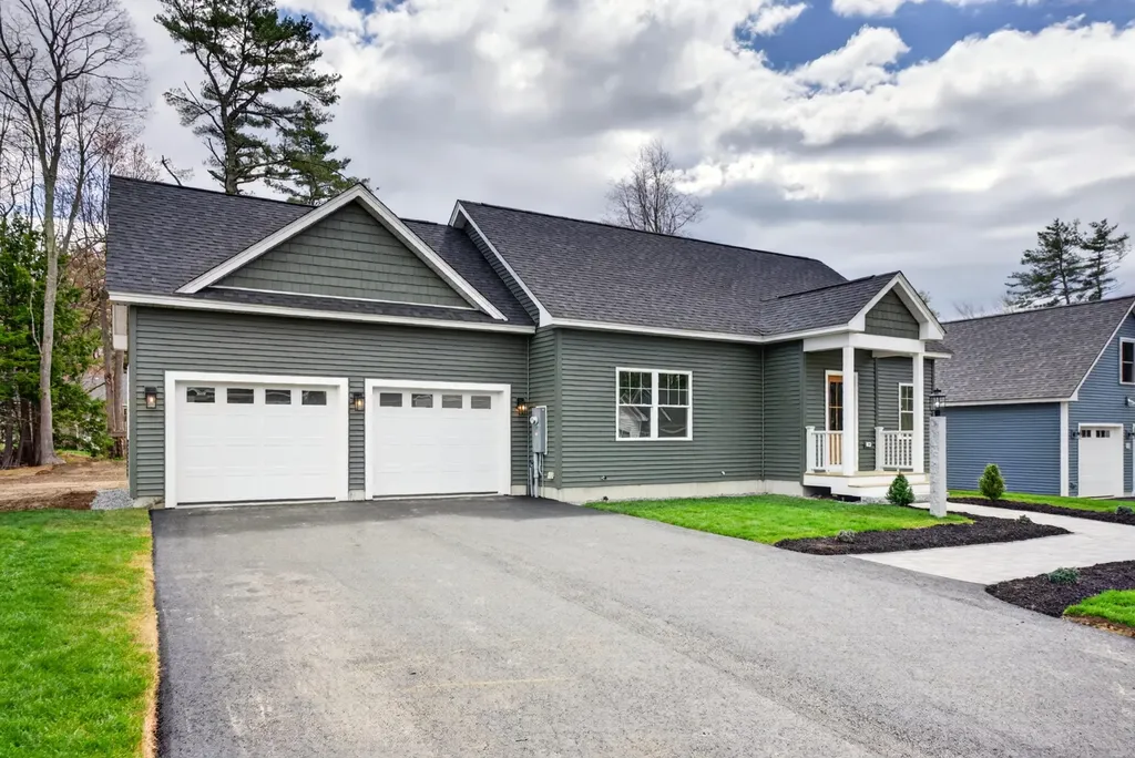 29 Forest Glenn Lane Topsham ME 04086