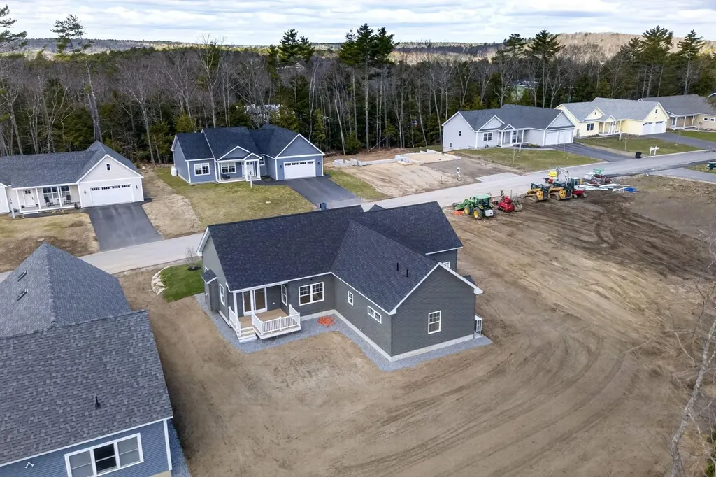29 Forest Glenn Lane Topsham ME 04086