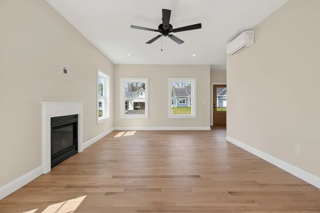 29 Forest Glenn Lane Topsham ME 04086