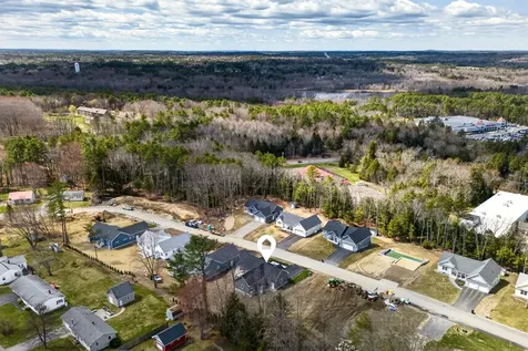 29 Forest Glenn Lane Topsham ME 04086