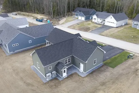 29 Forest Glenn Lane Topsham ME 04086